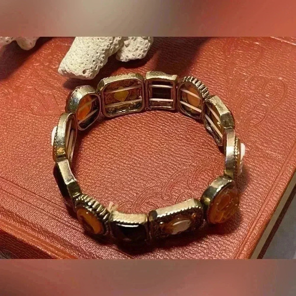 Vintage Victorian  Cameo Bracelet with Flexibility (Elastic) Smokey Stones - Picture 8 of 9